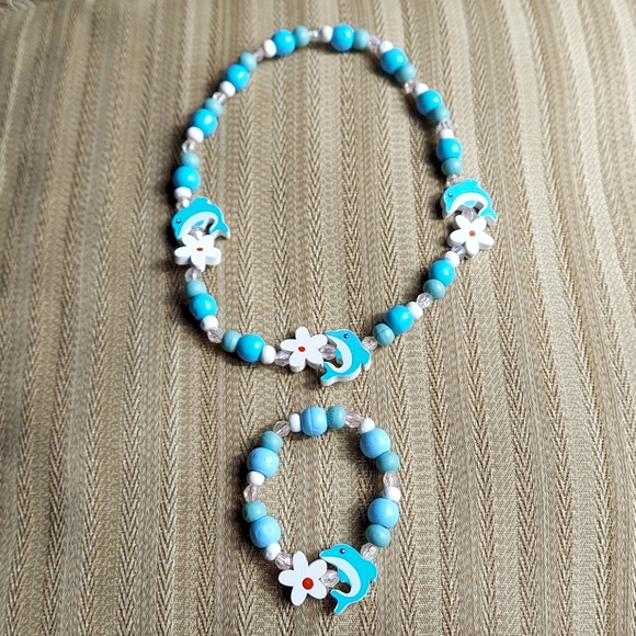 New Necklace and Bracelet Set - Picture 3 of 8